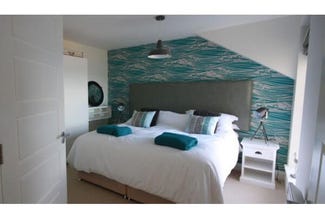 salt air bedroom